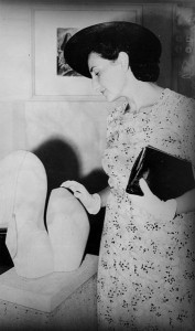 Viennese art critic Dr. Gertrude Langer inspecting a local art show, Brisbane, 1940 (Source: Wikimedia Commons)